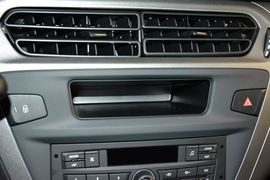 2016款雪铁龙全新爱丽舍1.6L手动时尚型