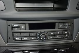 2016款雪铁龙全新爱丽舍1.6L手动时尚型