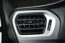 2016款雪铁龙全新爱丽舍1.6L手动时尚型