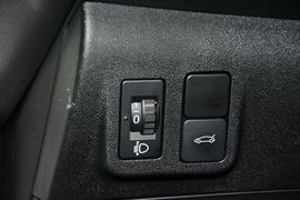 2016款雪铁龙全新爱丽舍1.6L手动时尚型