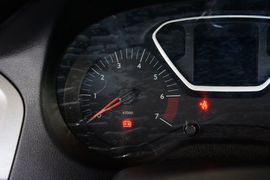 2016款雪铁龙全新爱丽舍1.6L手动时尚型