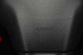 2016款雪铁龙全新爱丽舍1.6L手动时尚型