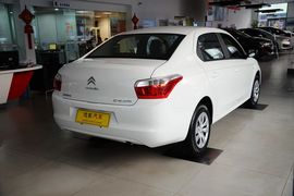 2016款雪铁龙全新爱丽舍1.6L手动时尚型
