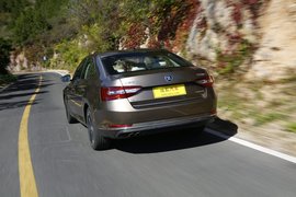 2016款速派1.8TSI评测组图