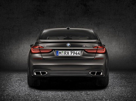 M760Li