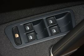 2016款大众高尔夫1.6L自动舒适型