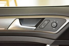 2016款大众高尔夫1.6L自动舒适型