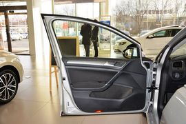 2016款大众高尔夫1.6L自动舒适型
