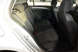 2016款大众高尔夫1.6L自动舒适型