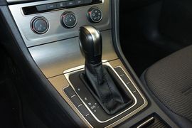 2016款大众高尔夫1.6L自动舒适型