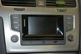 2016款大众高尔夫1.6L自动舒适型
