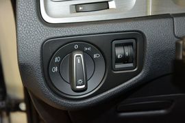 2016款大众高尔夫1.6L自动舒适型