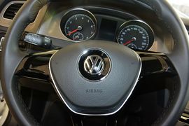 2016款大众高尔夫1.6L自动舒适型