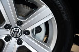 2016款大众高尔夫1.6L自动舒适型