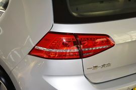 2016款大众高尔夫1.6L自动舒适型