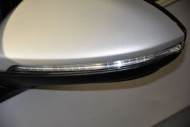 2016款大众高尔夫1.6L自动舒适型