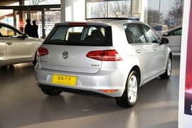 2016款大众高尔夫1.6L自动舒适型