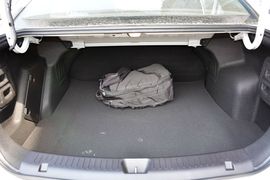 2015款海马第四代福美来1.6L手动悦尚型