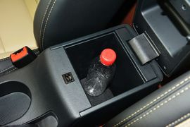 2015款海马第四代福美来1.6L手动悦尚型