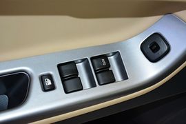 2015款海马第四代福美来1.6L手动悦尚型