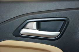 2015款海马第四代福美来1.6L手动悦尚型