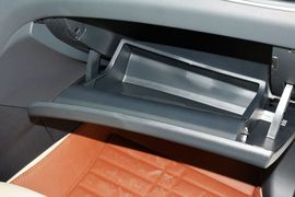 2015款海马第四代福美来1.6L手动悦尚型