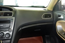 2015款海马第四代福美来1.6L手动悦尚型