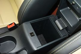 2015款海马第四代福美来1.6L手动悦尚型