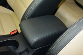 2015款海马第四代福美来1.6L手动悦尚型