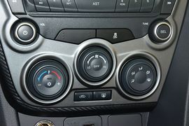 2015款海马第四代福美来1.6L手动悦尚型