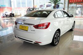 2015款海马第四代福美来1.6L手动悦尚型