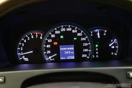2010款丰田新皇冠3.0