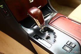 2010款丰田新皇冠3.0