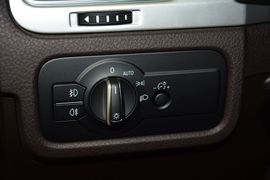 2016款大众途锐3.0TSI舒适型