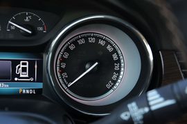 2015款别克威朗20T双离合旗舰型