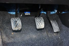 2015款铃木锋驭1.4T手动两驱尊贵型