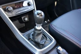 2015款铃木锋驭1.4T手动两驱尊贵型
