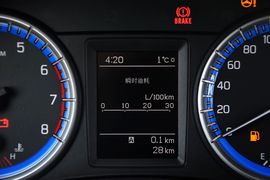 2015款铃木锋驭1.4T手动两驱尊贵型