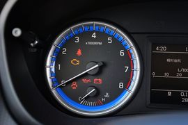 2015款铃木锋驭1.4T手动两驱尊贵型