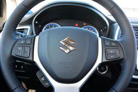 2015款铃木锋驭1.4T手动两驱尊贵型
