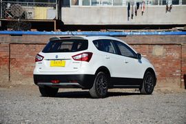 2015款铃木锋驭1.4T手动两驱尊贵型