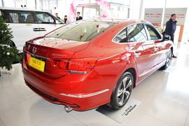 2015款本田思铂睿2.4L尊贵版