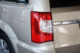 2014款克莱斯勒大捷龙3.6L舒适版
