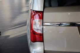 2014款克莱斯勒大捷龙3.6L舒适版