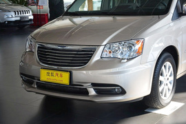 2014款克莱斯勒大捷龙3.6L舒适版