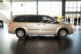 2014款克莱斯勒大捷龙3.6L舒适版