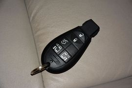 2014款克莱斯勒大捷龙3.6L舒适版
