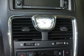 2014款克莱斯勒大捷龙3.6L舒适版
