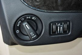 2014款克莱斯勒大捷龙3.6L舒适版