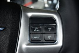 2014款克莱斯勒大捷龙3.6L舒适版